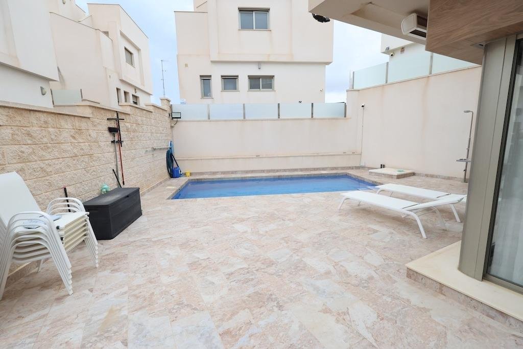 3 Bedroom 3 Bathroom Villa in Orihuela Costa - Caza De Casa