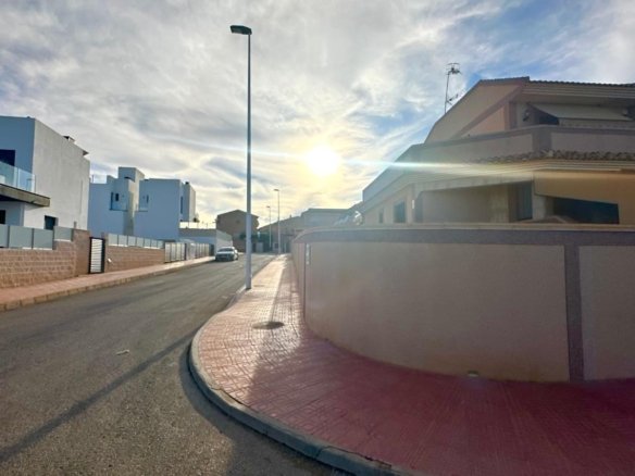4 Bedroom 3 Bathroom Town House in Torrevieja - Caza De Casa