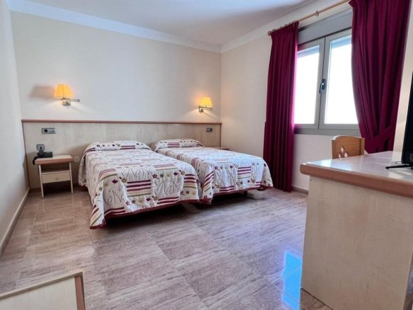 33 Bed Commercial in Los Montesinos - Caza De Casa