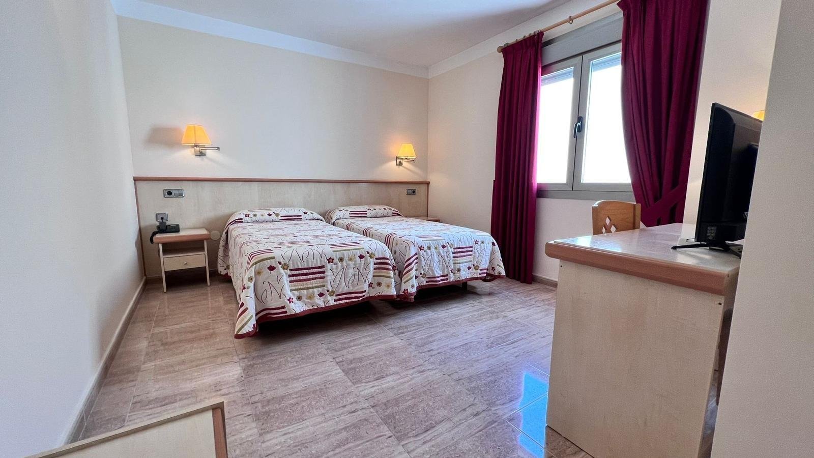 33 Bed Commercial in Los Montesinos - Caza De Casa