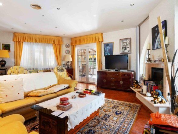 3 Bedroom 4 Bathroom Villa in Cabo Roig - Caza De Casa