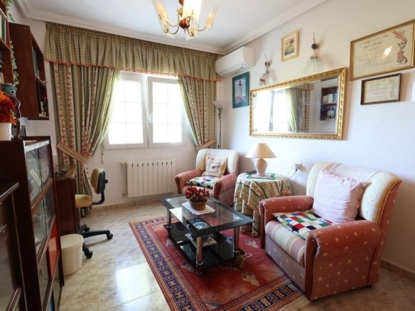 5 Bedroom 4 Bathroom Villa in Orihuela Costa - Caza De Casa