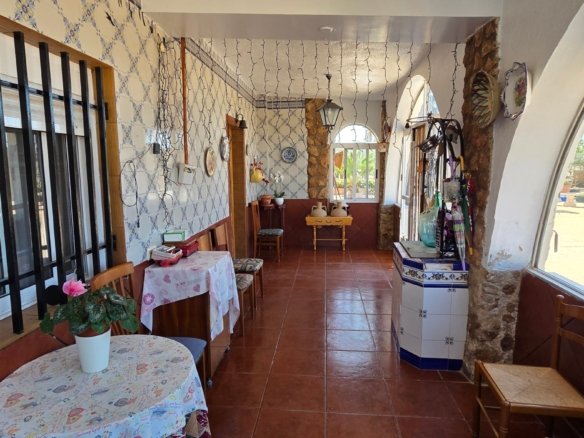6 Bedroom 3 Bathroom Country House in Yecla - Caza De Casa