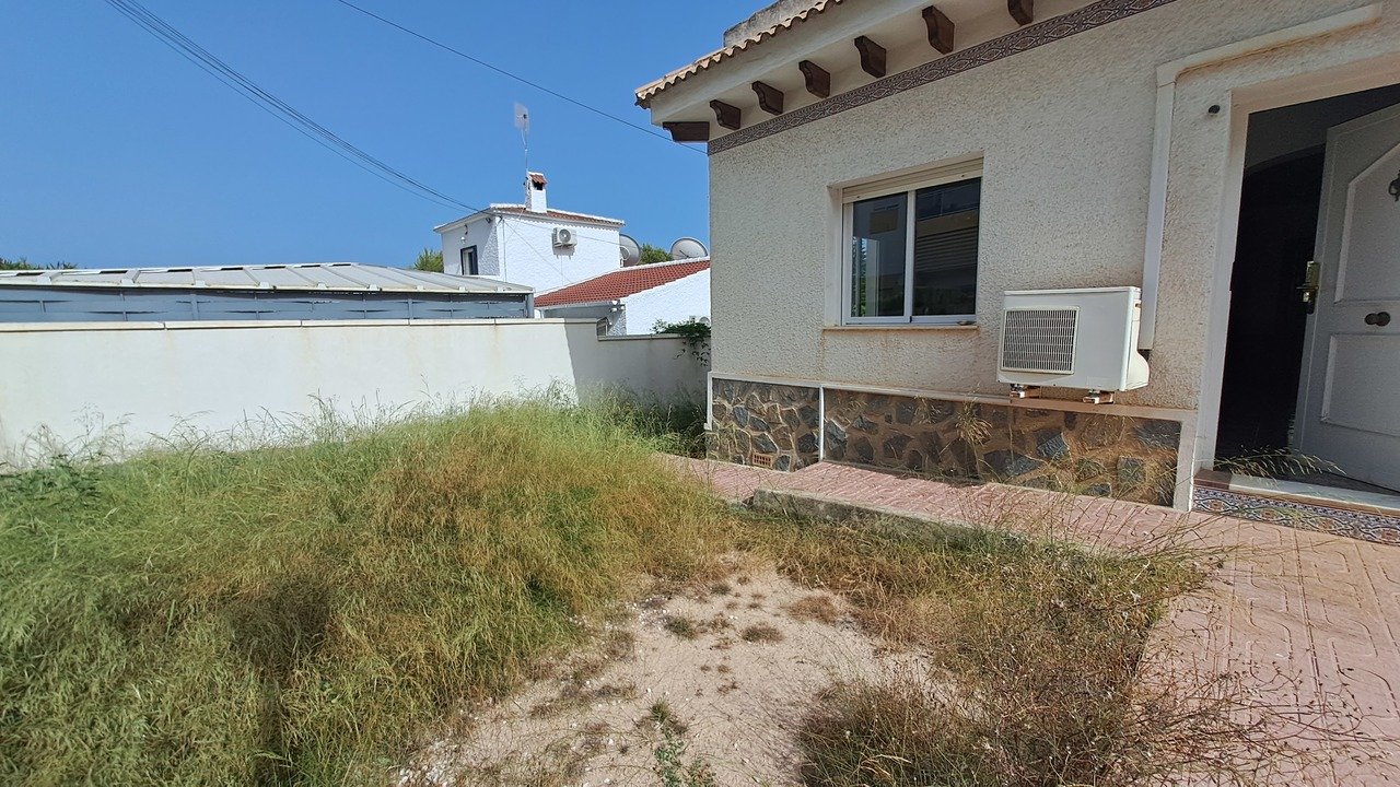20230710_174134_xlarge 5 Bedroom 2 Bathroom Villa in Villamartin - Caza De Casa