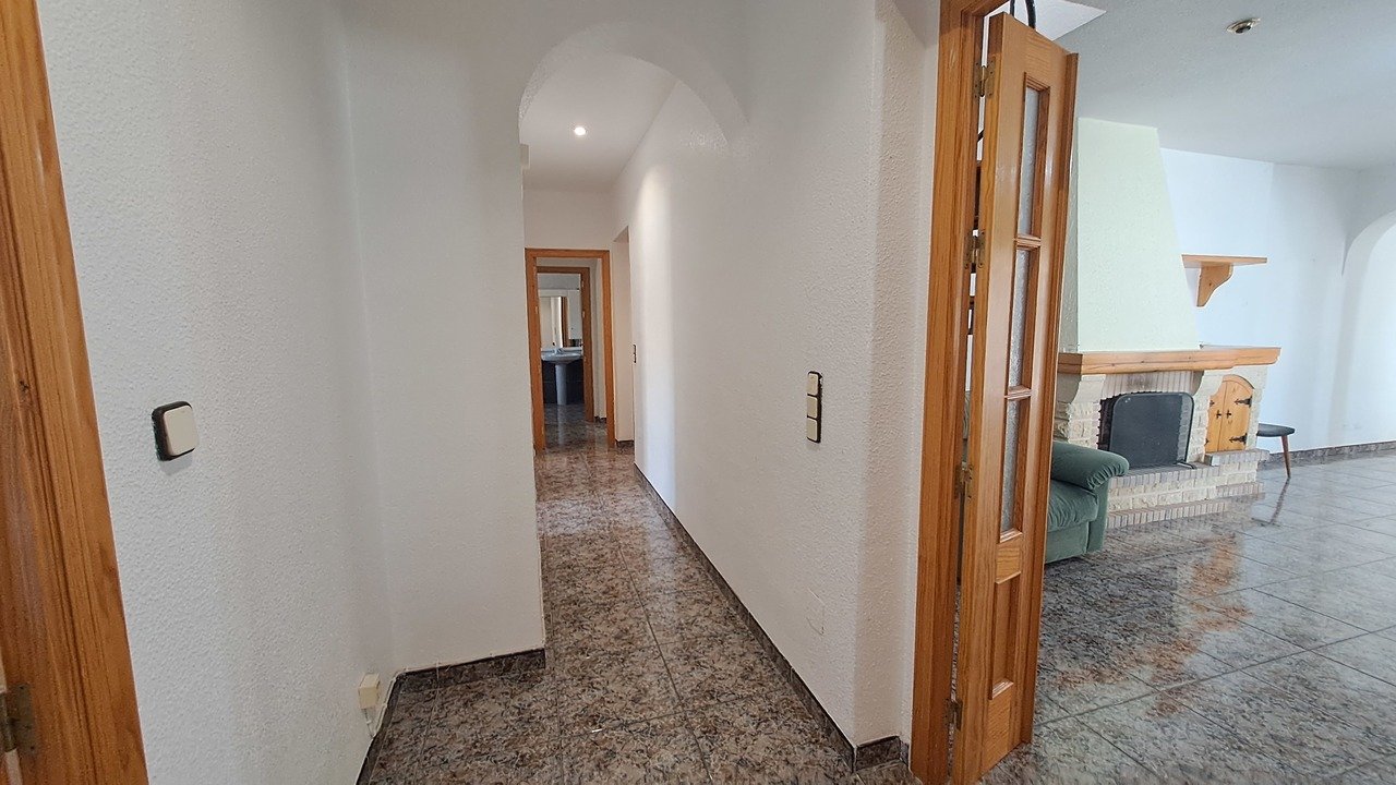 20230710_174308_xlarge 5 Bedroom 2 Bathroom Villa in Villamartin - Caza De Casa