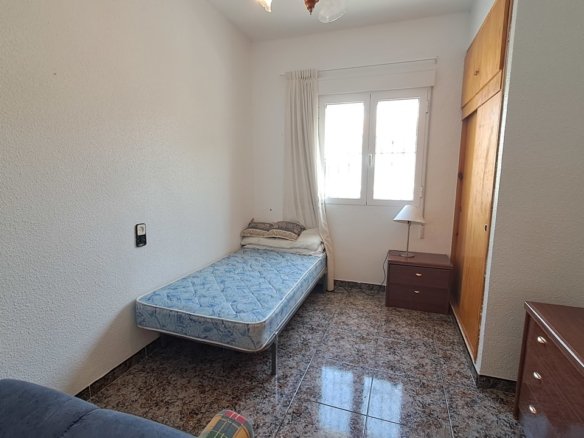 5 Bedroom 2 Bathroom Villa in Villamartin - Caza De Casa
