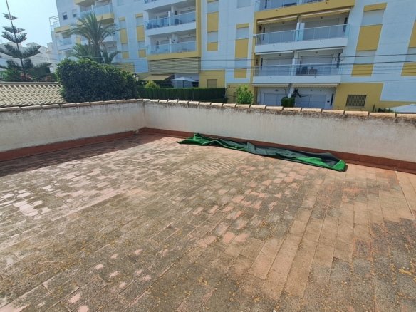 5 Bedroom 2 Bathroom Villa in Villamartin - Caza De Casa