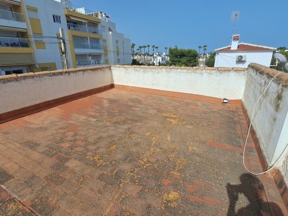 5 Bedroom 2 Bathroom Villa in Villamartin - Caza De Casa