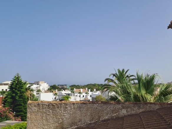 5 Bedroom 2 Bathroom Villa in Villamartin - Caza De Casa