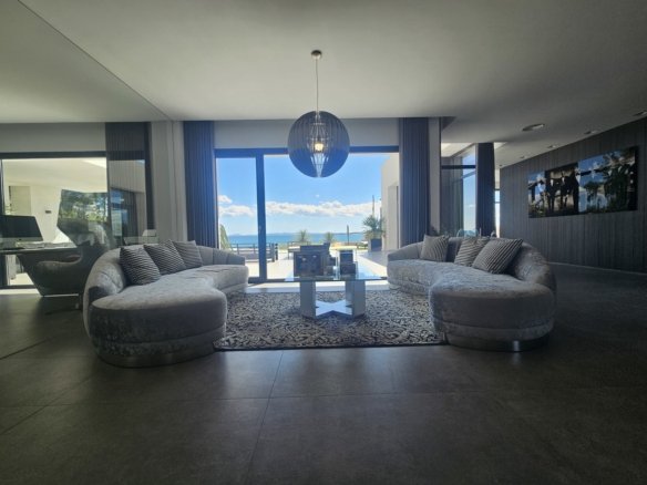 5 Bedroom 6 Bathroom Villa in Cabo Roig - Caza De Casa