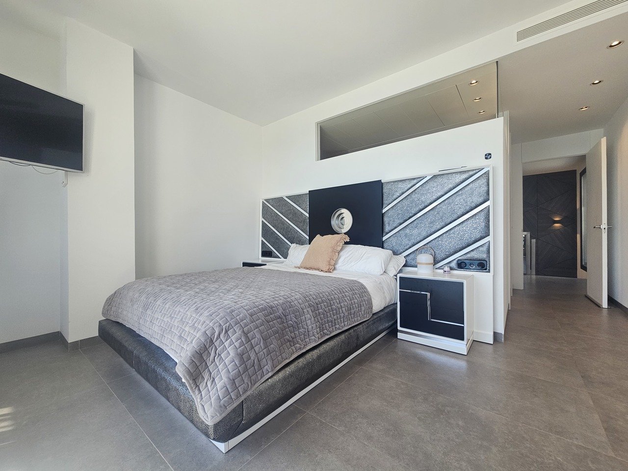 5 Bedroom 6 Bathroom Villa in Cabo Roig - Caza De Casa