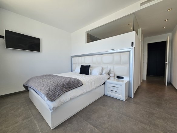 5 Bedroom 6 Bathroom Villa in Cabo Roig - Caza De Casa