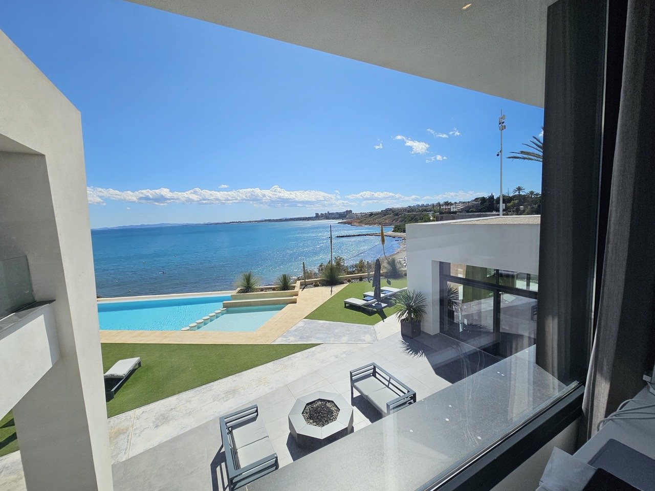 5 Bedroom 6 Bathroom Villa in Cabo Roig - Caza De Casa