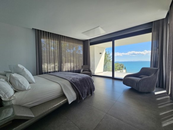 5 Bedroom 6 Bathroom Villa in Cabo Roig - Caza De Casa