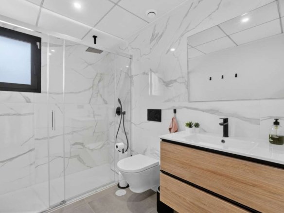 2 Bedroom 2 Bathroom Villa in Las Filipinas - Caza De Casa