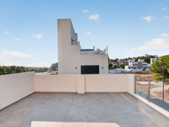 2 Bedroom 2 Bathroom Villa in Las Filipinas - Caza De Casa