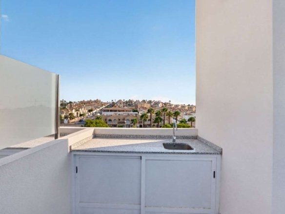 2 Bedroom 2 Bathroom Villa in Las Filipinas - Caza De Casa