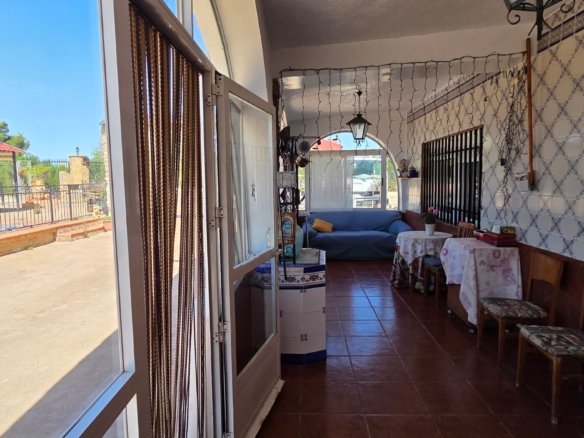 6 Bedroom 3 Bathroom Country House in Yecla - Caza De Casa