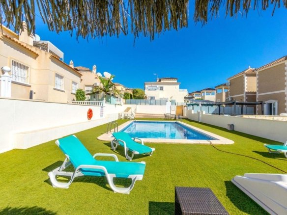 3 Bed 2 Bath Town House in Orihuela Costa - Caza De Casa