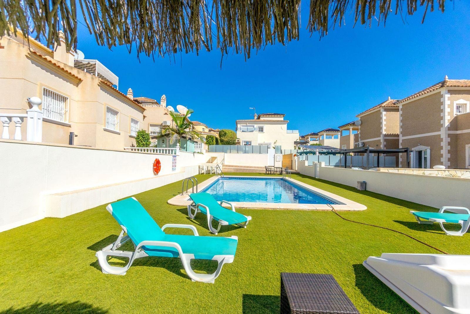 2146_o_1irkcoenl10q4adsgd717bv1dn324 3 Bed 2 Bath Town House in Orihuela Costa - Caza De Casa