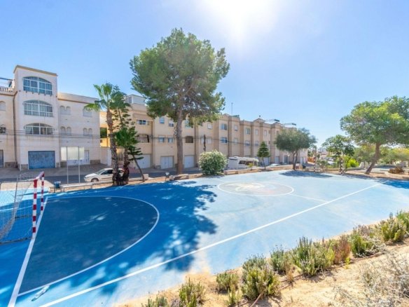 3 Bed 2 Bath Town House in Orihuela Costa - Caza De Casa