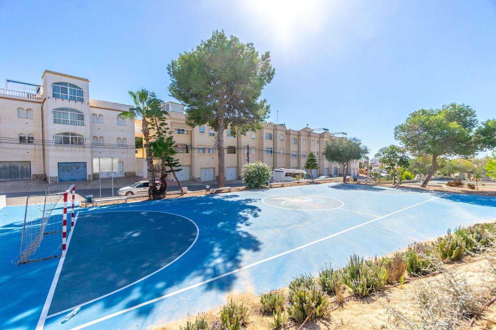 2146_o_1irkcoenl19uto9934qf0l1892o 3 Bed 2 Bath Town House in Orihuela Costa - Caza De Casa