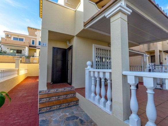 3 Bed 2 Bath Town House in Orihuela Costa - Caza De Casa