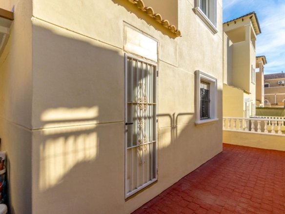 3 Bed 2 Bath Town House in Orihuela Costa - Caza De Casa
