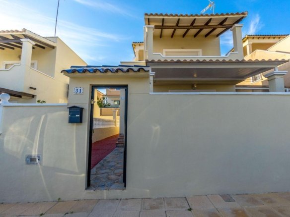 3 Bed 2 Bath Town House in Orihuela Costa - Caza De Casa