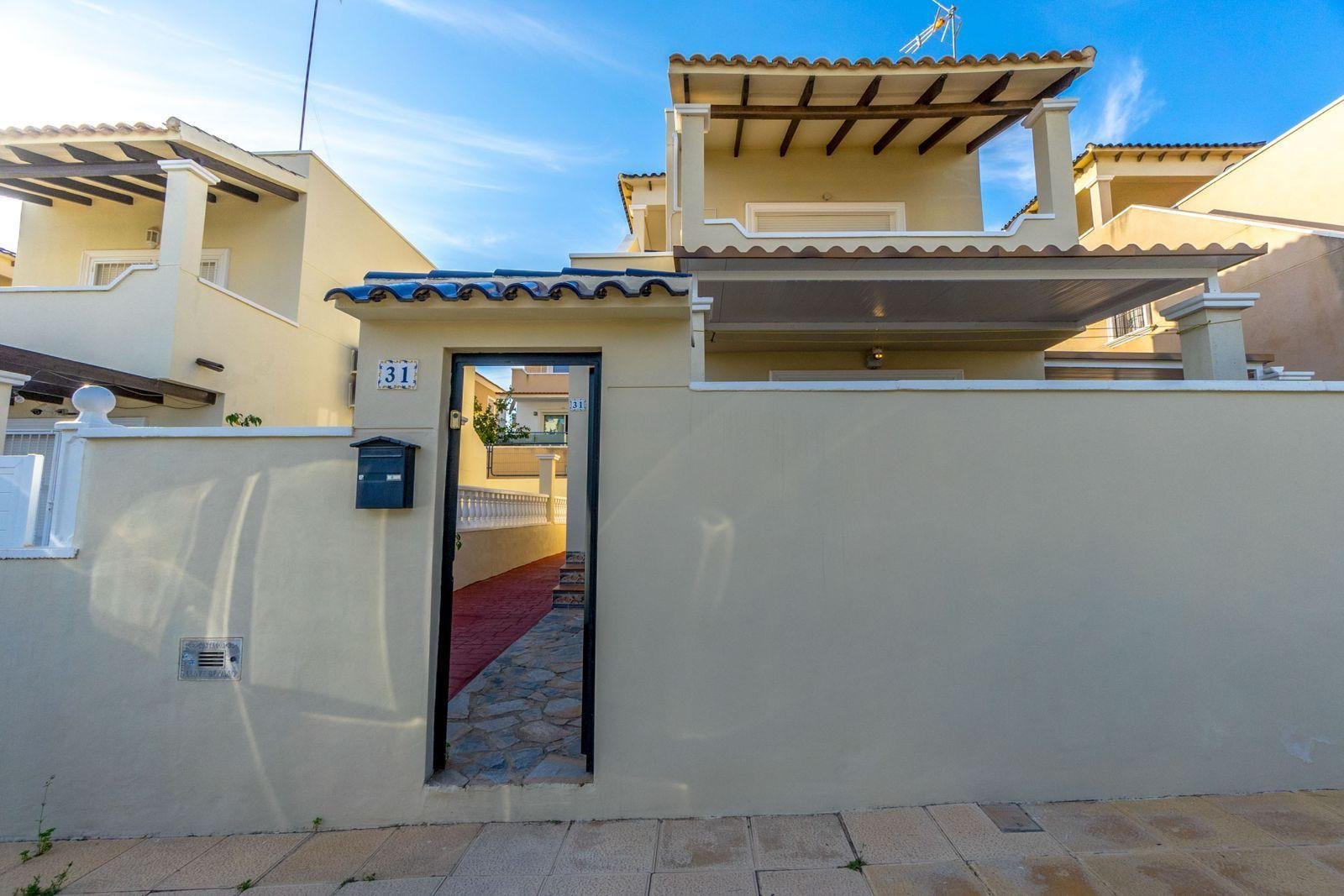 2146_o_1irkcoenl86v7j81khu19eg10ik2l 3 Bed 2 Bath Town House in Orihuela Costa - Caza De Casa