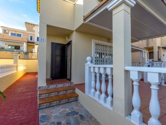 3 Bed 2 Bath Town House in Orihuela Costa - Caza De Casa