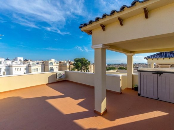3 Bed 2 Bath Town House in Orihuela Costa - Caza De Casa
