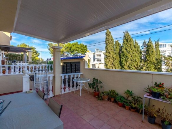 3 Bed 2 Bath Town House in Orihuela Costa - Caza De Casa