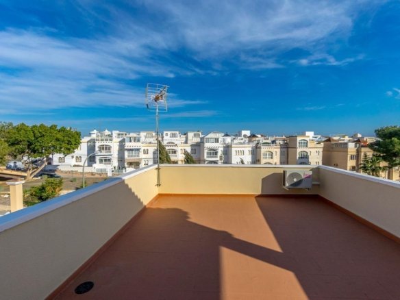 3 Bed 2 Bath Town House in Orihuela Costa - Caza De Casa