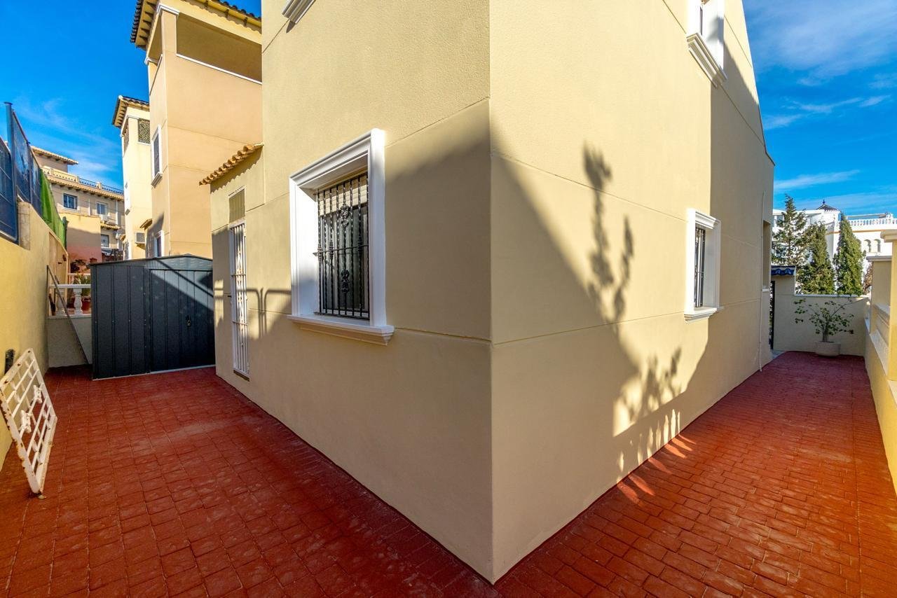2146_o_1irkcoenlvc8ks41niv1j1q1vvs1r 3 Bed 2 Bath Town House in Orihuela Costa - Caza De Casa