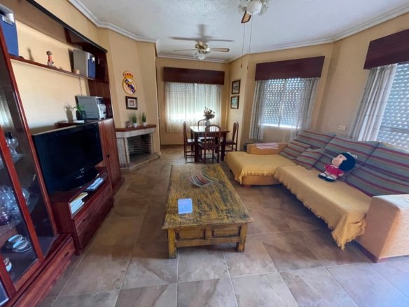 5 Bed 2 Bath Villa in San Miguel de Salinas - Caza De Casa