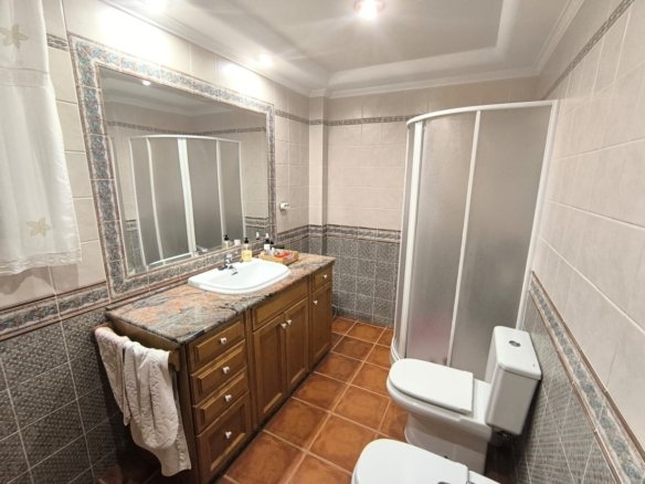 5 Bedroom 3 Bathroom Villa in Yecla - Caza De Casa