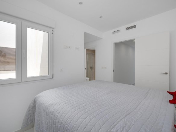 3 Bedroom 3 Bathroom Town House in Torrevieja - Caza De Casa