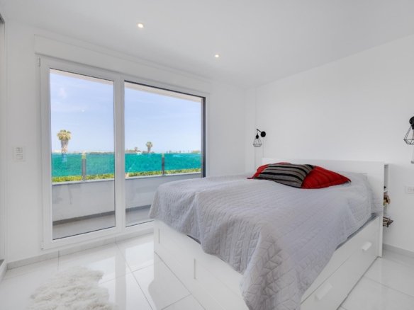 3 Bedroom 3 Bathroom Town House in Torrevieja - Caza De Casa