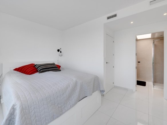 3 Bedroom 3 Bathroom Town House in Torrevieja - Caza De Casa