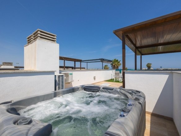 3 Bedroom 3 Bathroom Town House in Torrevieja - Caza De Casa