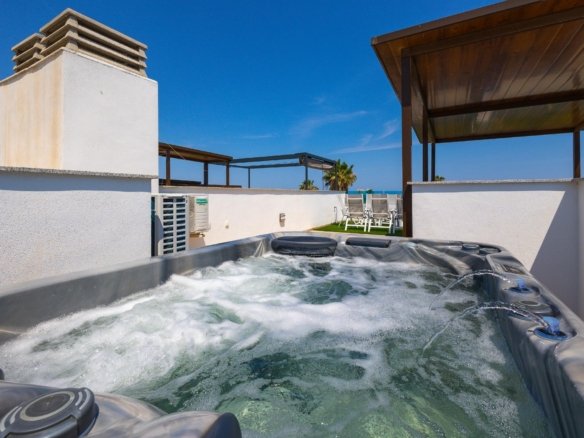 3 Bedroom 3 Bathroom Town House in Torrevieja - Caza De Casa