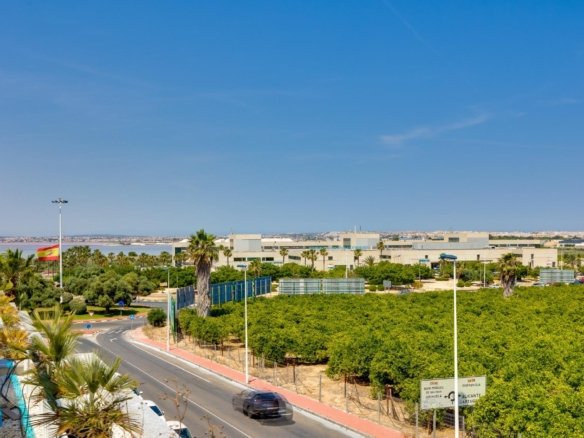 3 Bedroom 3 Bathroom Town House in Torrevieja - Caza De Casa