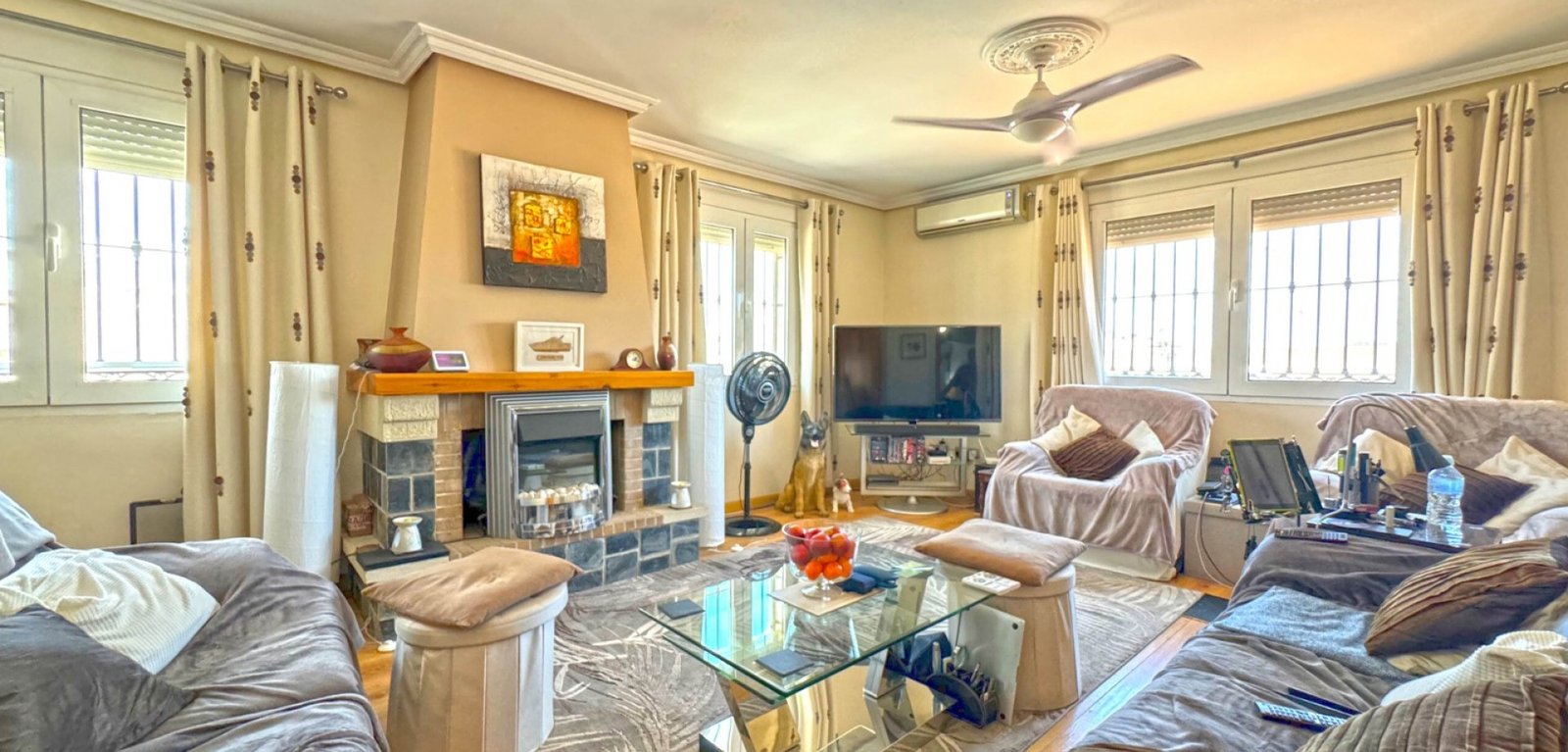 6 Bedroom 6 Bathroom Villa in Torrevieja - Caza De Casa