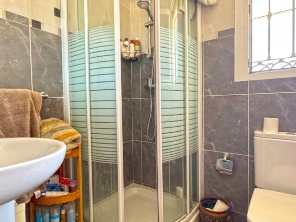 6 Bedroom 6 Bathroom Villa in Torrevieja - Caza De Casa