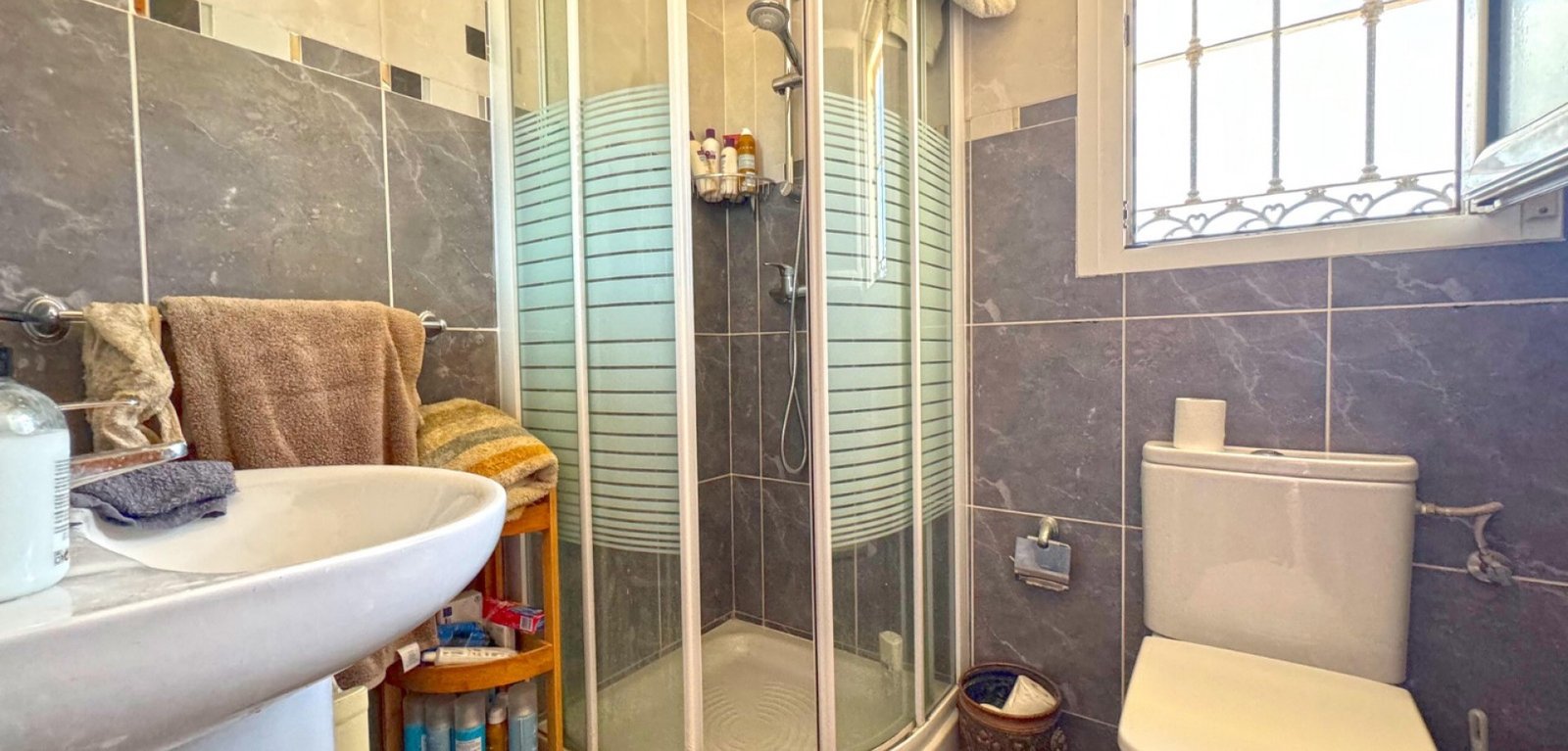 6 Bedroom 6 Bathroom Villa in Torrevieja - Caza De Casa