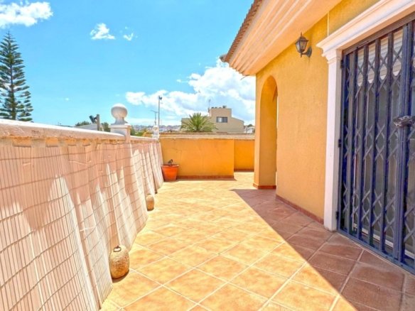 6 Bedroom 6 Bathroom Villa in Torrevieja - Caza De Casa