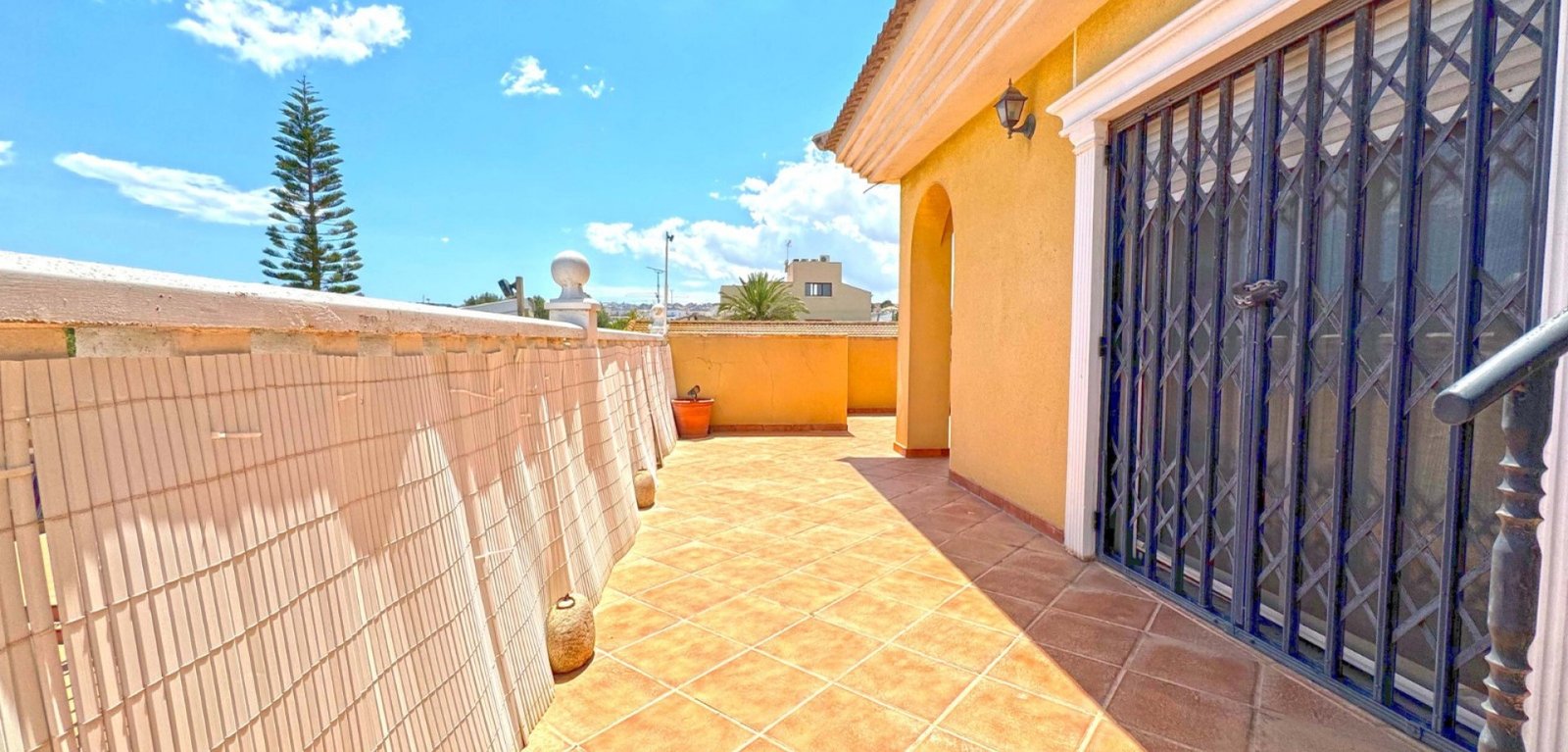 6 Bedroom 6 Bathroom Villa in Torrevieja - Caza De Casa