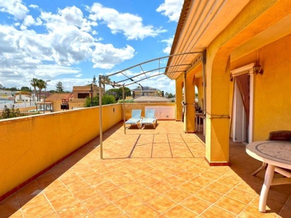 6 Bedroom 6 Bathroom Villa in Torrevieja - Caza De Casa