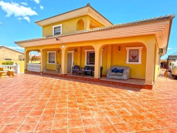6 Bedroom 6 Bathroom Villa in Torrevieja - Caza De Casa